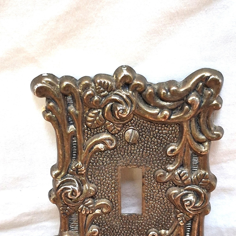 1967 American Tack & Hardware 60T Ornate Floral Metal Plate Cover Single Switch - Picture 2 of 9